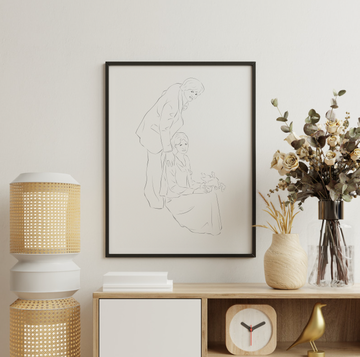 Minimalistisch lijntekening kunstwerk op houten plank naast klok en modern decor.
