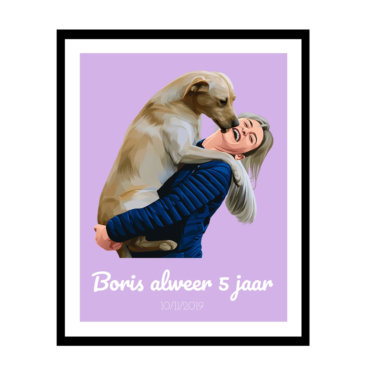 Vrouw knuffelt grote hond, beiden glimlachen, op paarse achtergrond.